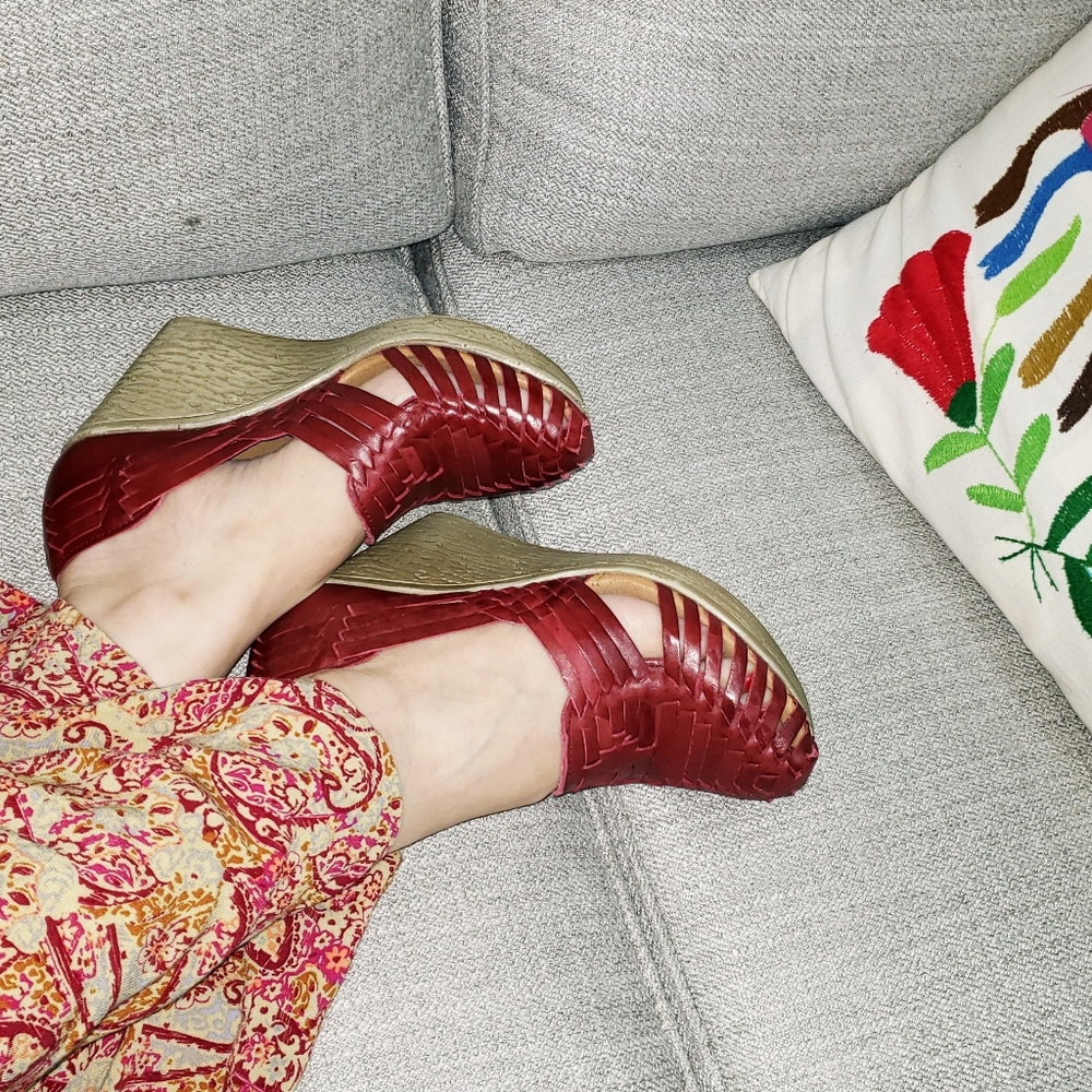 Wine Mexican leather wedges